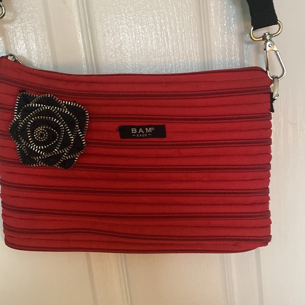 Bam red crossbody 3 in one bag zippered EUC